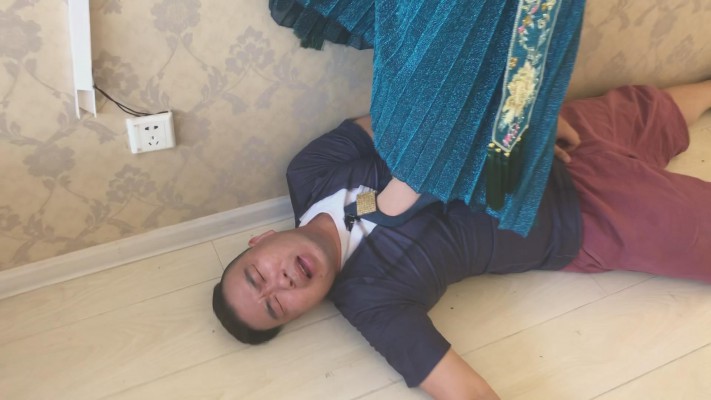 新婚之夜新郎沦为美新娘的脚垫 YC-220113-5