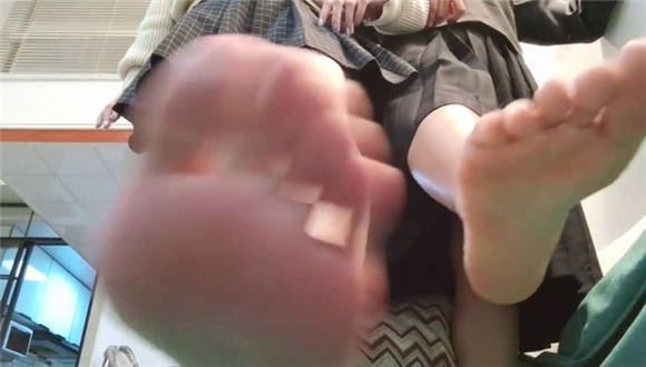 【00后蕬小乃】小乃阿篱第一视角裸足