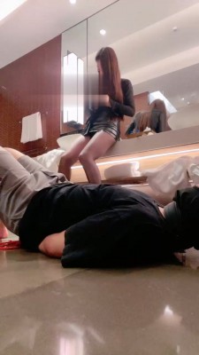 【仙女殿下】模特高跟黑丝踩丝袜喂食 bf18626