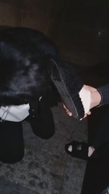 【刘二狗】素人户外踩踏舔鞋羞辱 bf11982