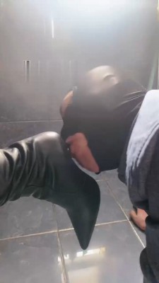 【高傲】长靴脚下蹂躏/吃烟灰圣水 bf21931