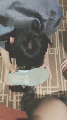 【00后南茜】黑丝踩踏食物喂食恋足双奴 bf12177