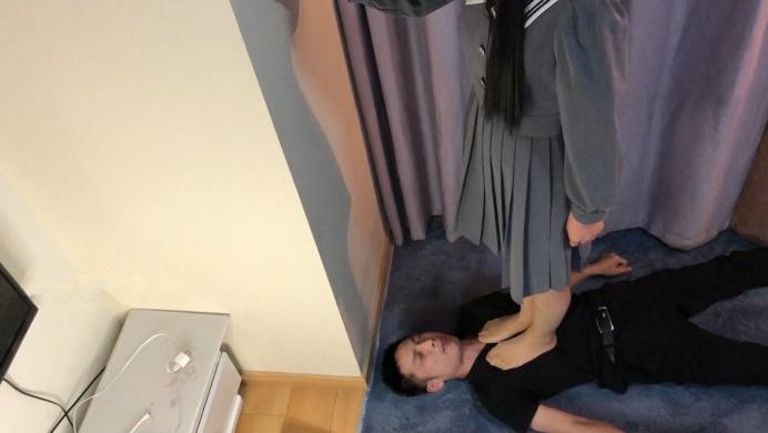 Kitty女王首调の丝足爆踩地毯