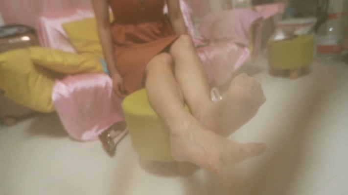 【芊芊】暴汗臭短肉丝pov语言羞辱脚奴