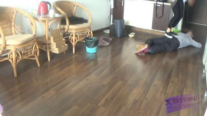 燕子女主骑马坐脸窒息