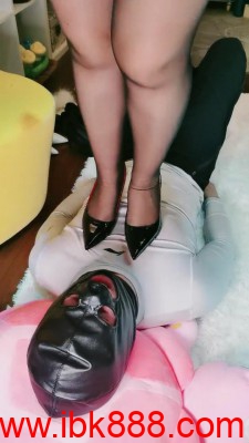 【小小春公主】御姐各种高跟踩踏【续集】 bf23453