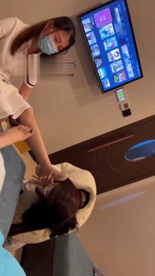 【橘子没熟】足浴店当着技师面调女奴 bf21667