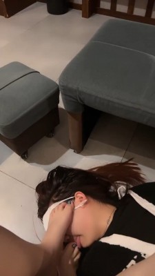 【橘子没熟】开发女M舔脚深喉  JS22103001