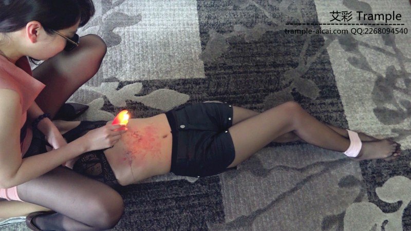 『小妮女女』捆绑滴蜡，坐脸高跟踩踏，调教女M