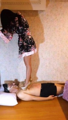 珊珊公主木履鞋多双高跟长靴践踏猪八戒