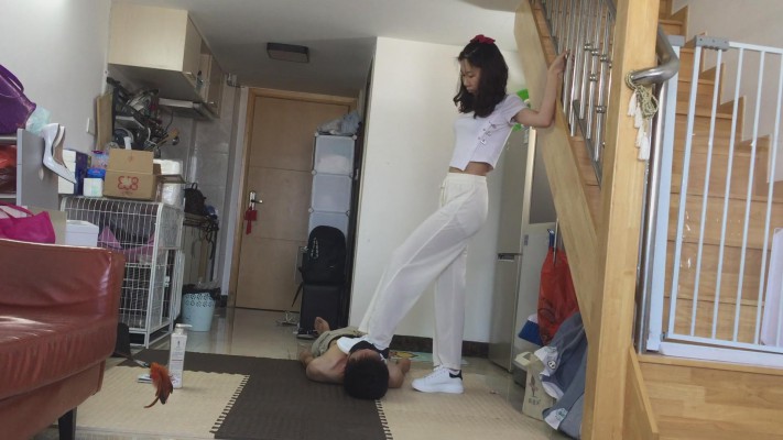 女神小白鞋多角度才脖子 YC-220119-9