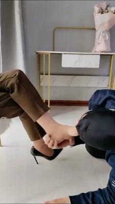 【辣姐】50岁老狗爬过来犯贱 bf23043