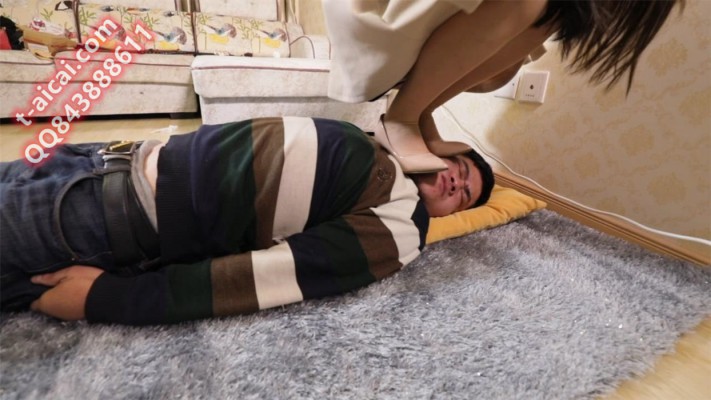 苏三暴力虐脸 YC-220401