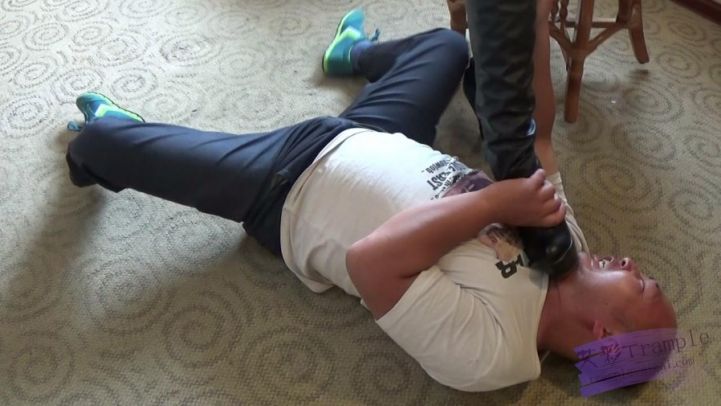 点穴凌辱女特工