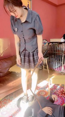 【小祖宗辣妈】CD奴做S被指导互相虐 bf22575