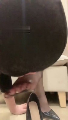 【希希子】黑丝高跟无底线羞辱+浓痰 bf21575