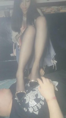 【芸熙】黑丝高跟无意识踩脚垫 bf12152