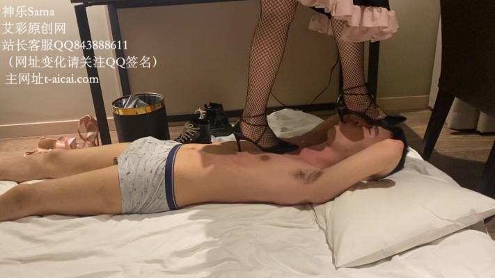 【神乐Sama】Lolita网袜高跟鞋的虐踩 YC-220422