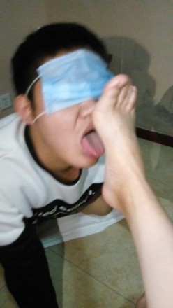 女主脚深喉贱狗