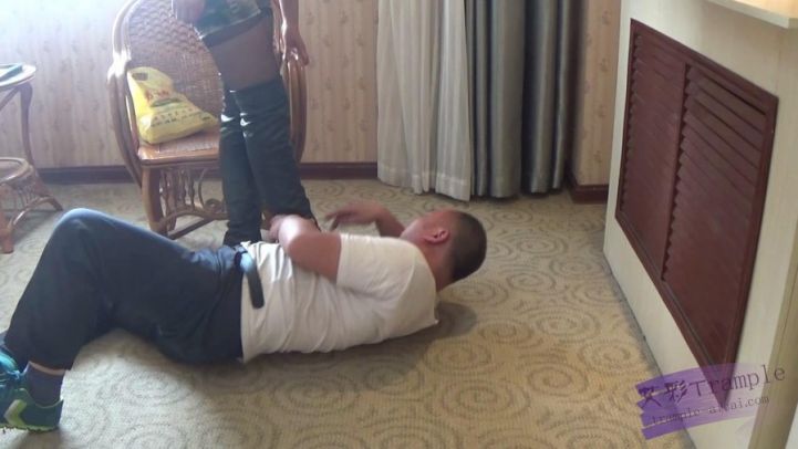 点穴凌辱女特工