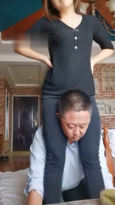 【伊兮夫妻】健身回来羞辱废物狗 bf18213_HD绳艺资源