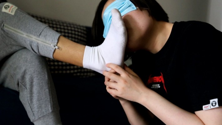 【惑心】贱狗舔我臭白袜