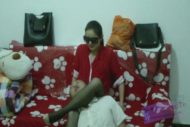 叛逆女弟子（上）–高抬腿踩脖子吐血