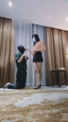 【芒果】裸足喂食脚下奴 bf11968