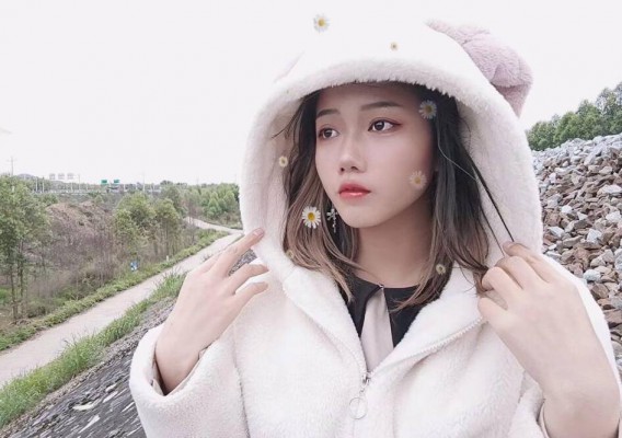 【00后蕬小乃】和歆儿，老师三人群踩瘦M，恋足深喉 YC-211012-7_HD绳艺资源