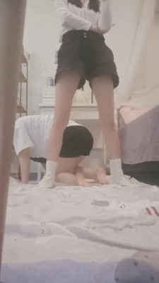 【00小主十言】帆布鞋白袜羞辱女奴 bf11919