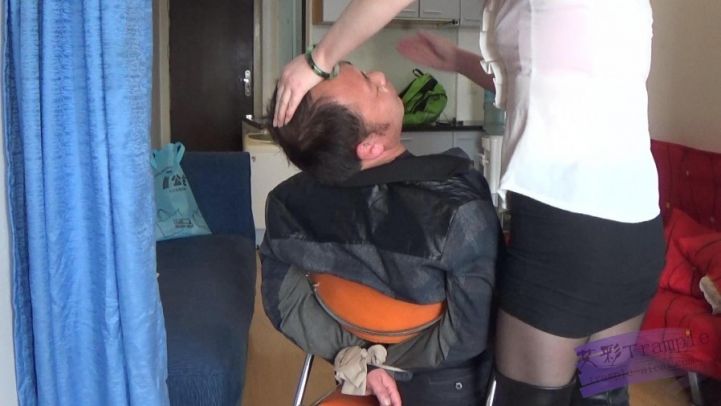 挟持美女秘书反被虐。_HD绳艺资源