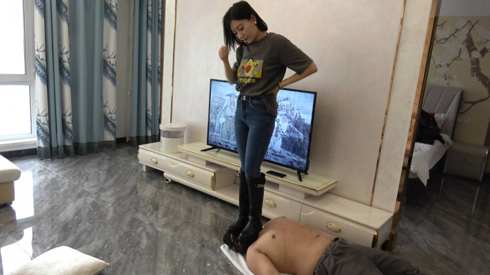 【彼岸花】平底靴暴踩肉毯 YC-211203-5