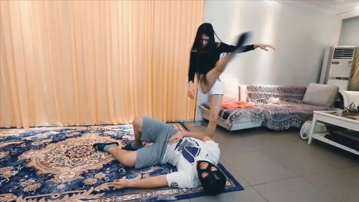 〖H.P.L栖心之栈〗—芷晴腿踢格斗