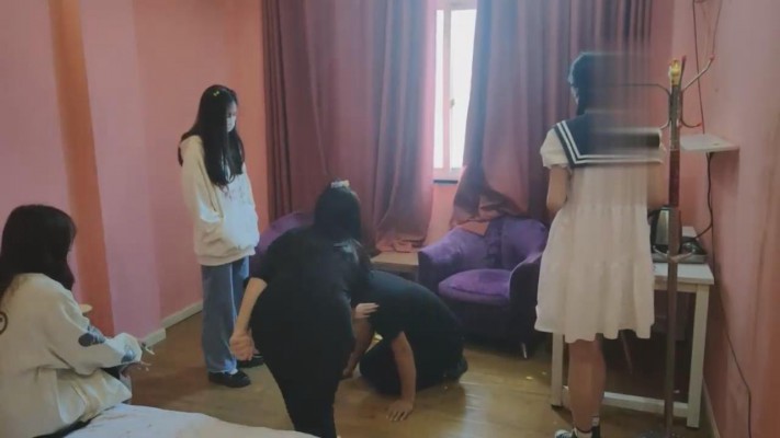 【最抗揍M】被卫校一群精神小妹暴揍 bf18049