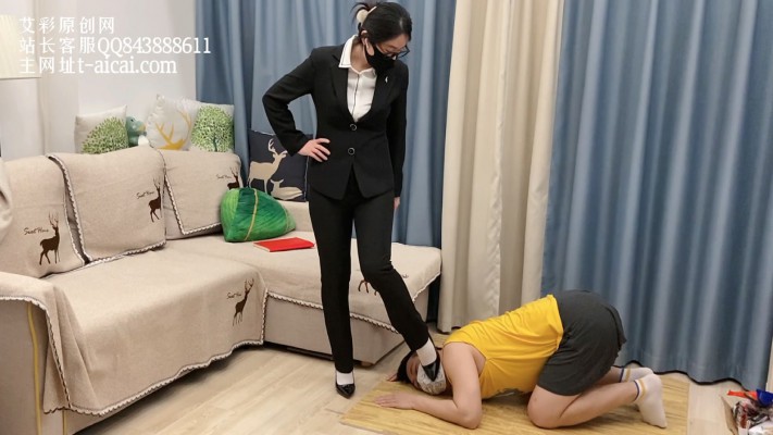 【鹿宝儿原创】老师满足学生的恋足愿望 YC-220226-3