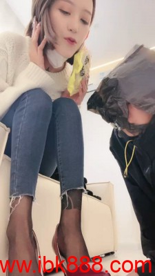 【秋秋】高跟黑丝恋足/口吐食物喂食/圣水 bf23587