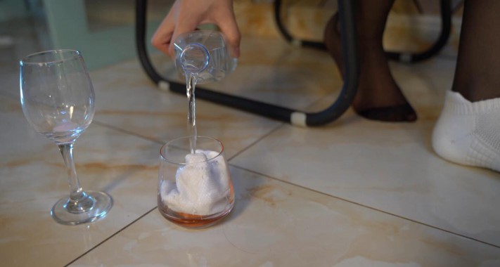 【W.K.T】—冷凝的脏袜子让贱狗的脏嘴洗干净 YC-220803-7