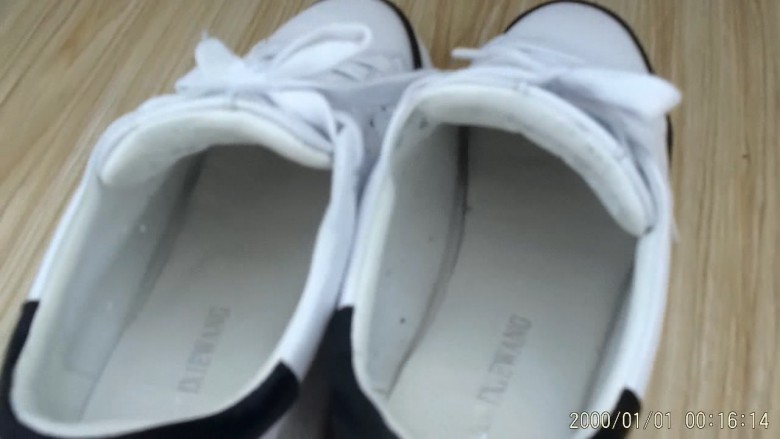 双S狂踹男M臭丝脚呼脸