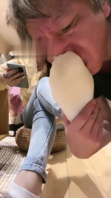 【一嬛女王】当着素人的面羞辱老狗 bf18029