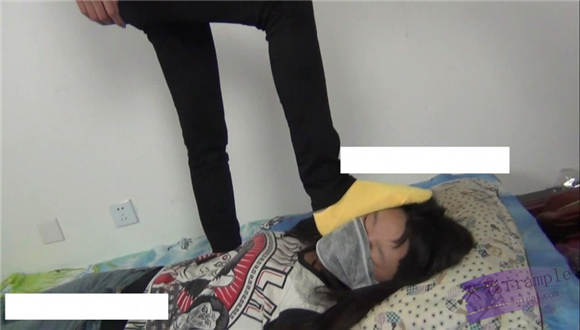 甜儿公主黄色棉袜踩虐lulu G-NV-101