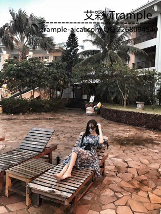 超美女主球衣短裤踩踏喂食语言羞辱