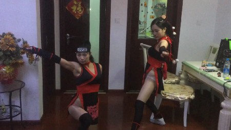 美女忍者被害 两个女忍者反复被偷袭刺杀