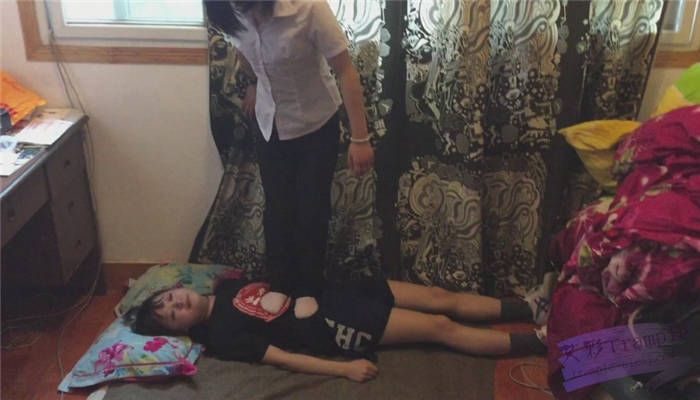 售房打工妹原味棉袜高跟重踩