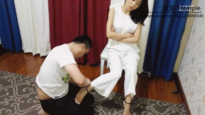 长沙湘香女王强迫奴才学习恋足基本技能