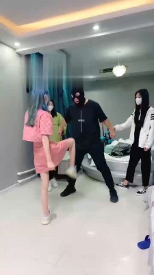 【精神小妹】多位素人学生S暴力提档 bf17885