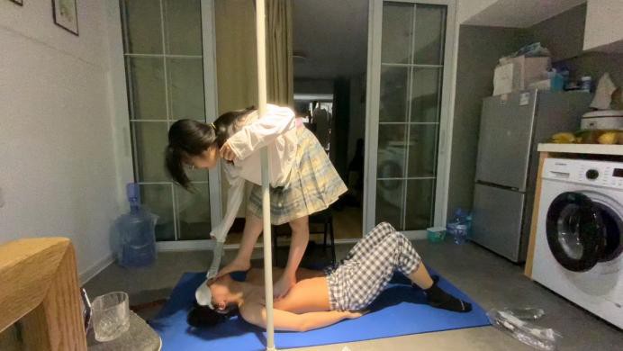 萝莉酱 小云调皮初踩