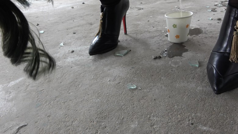 废弃工厂暴打羞辱欠债肥狗