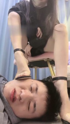 【阿月】来自学生S的臭脚羞辱 bf19051