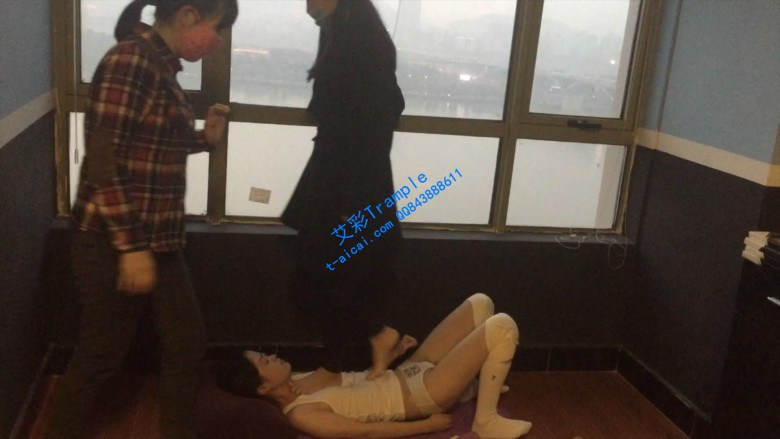 最强女m祝大家元旦快乐！上新！