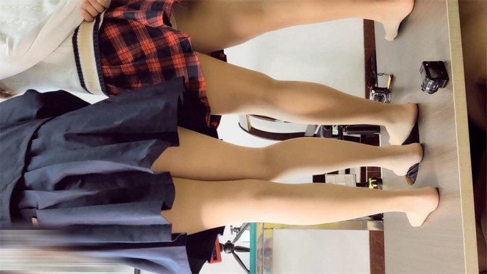 【婧児小主】婧児小意双S全语言踩踏肉丝高跟短靴下踩地板脸羞辱踩死！YC-220322-3